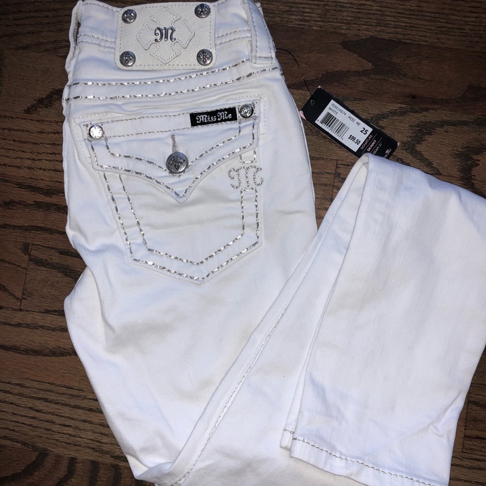 Miss Me Signature Skinny Jeans